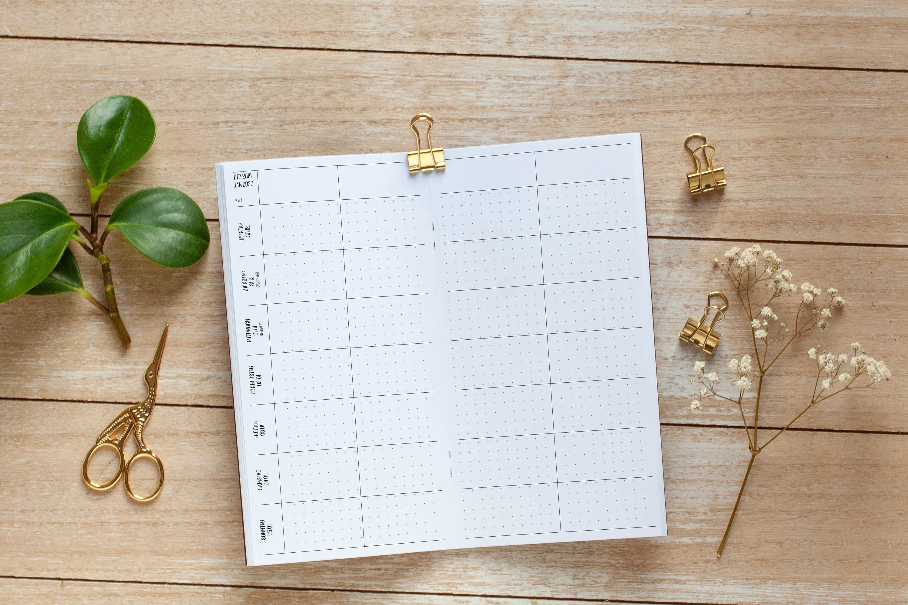 Kalenderheft Regular 1 Woche auf 2 Seiten Familienkalender 4 Spalten punktkariert für TN 2025 2026